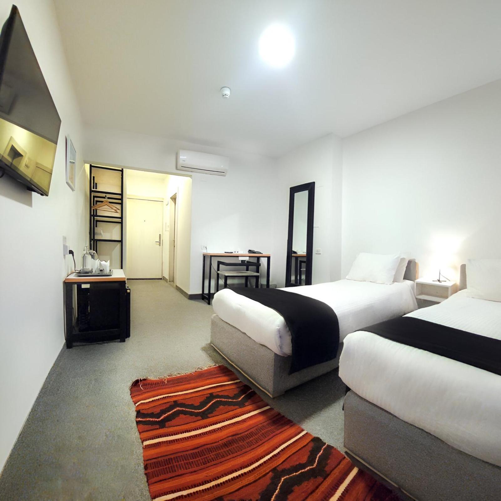 Nomads Hostel *