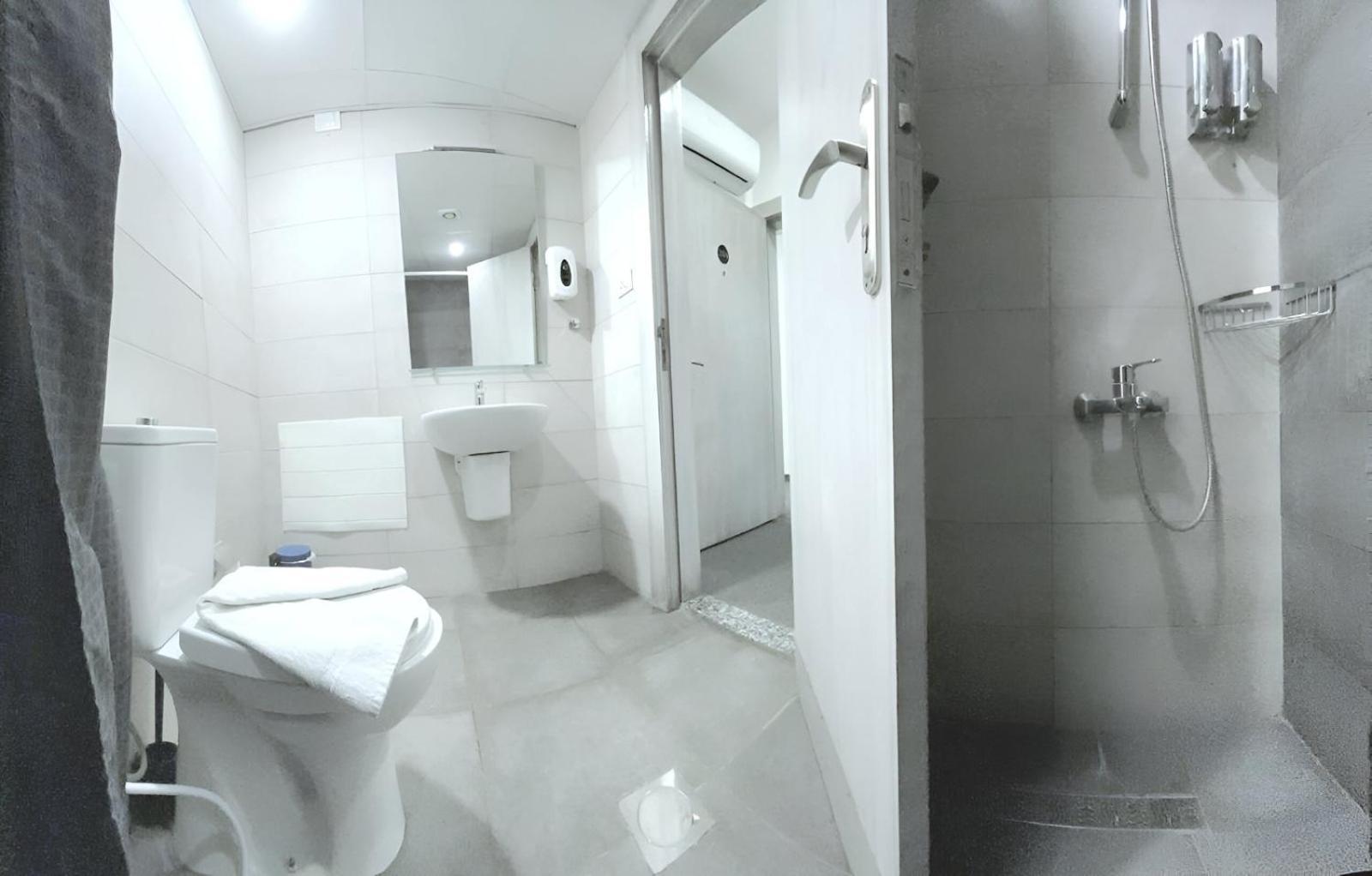Nomads Hostel *